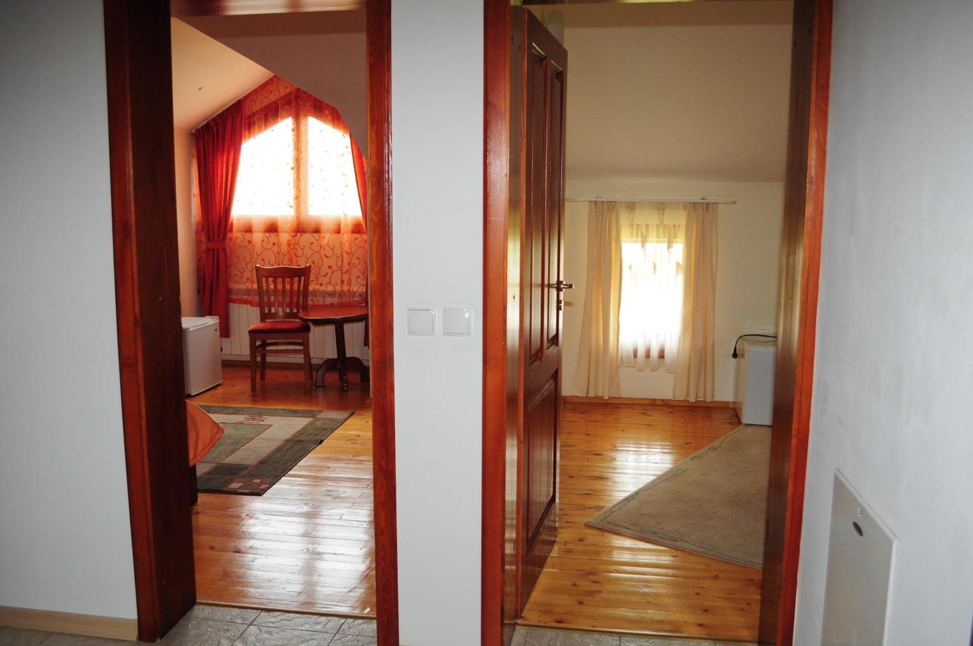 Kris Guest House Dewin Zimmer foto