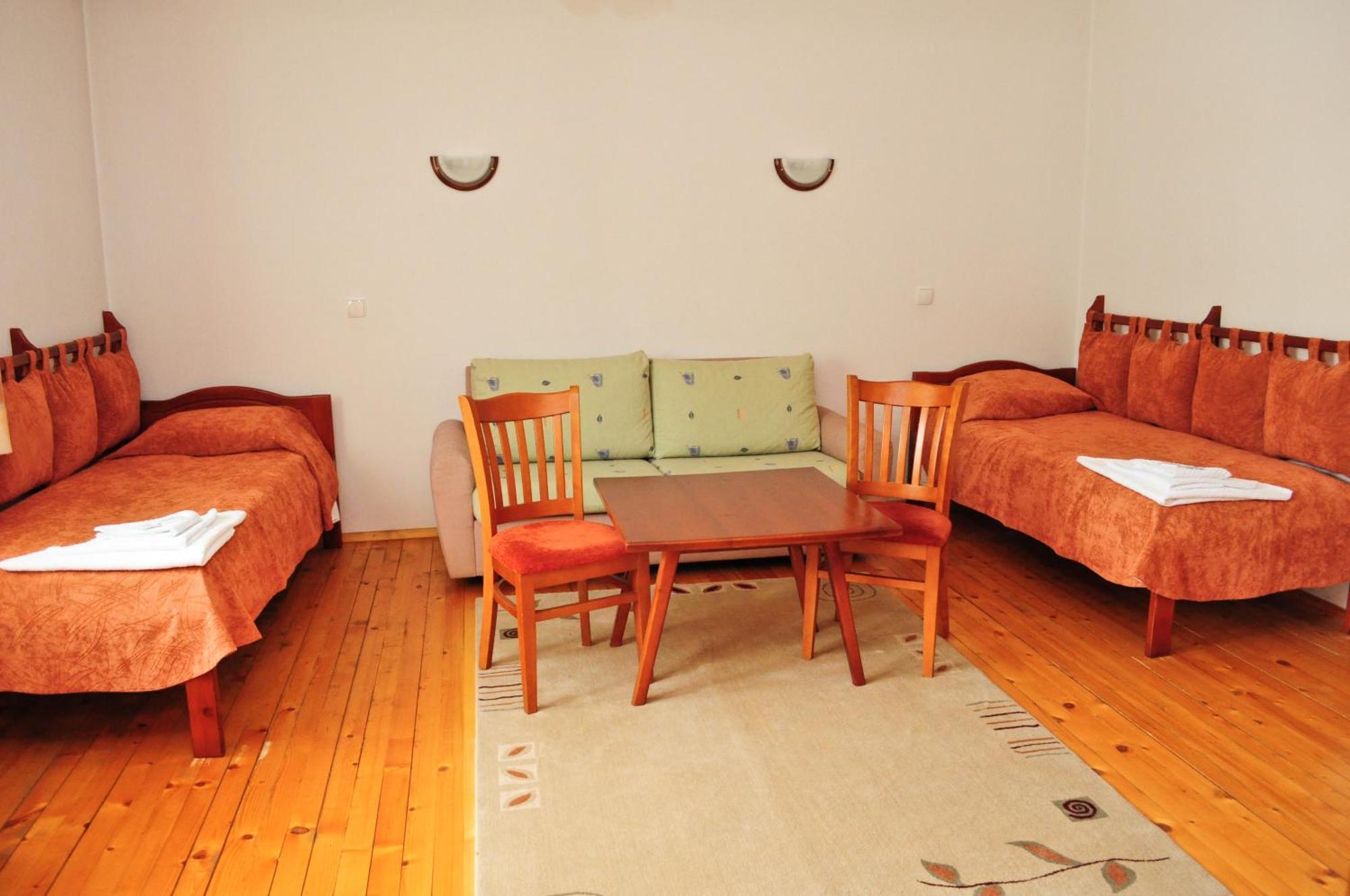 Kris Guest House Dewin Zimmer foto