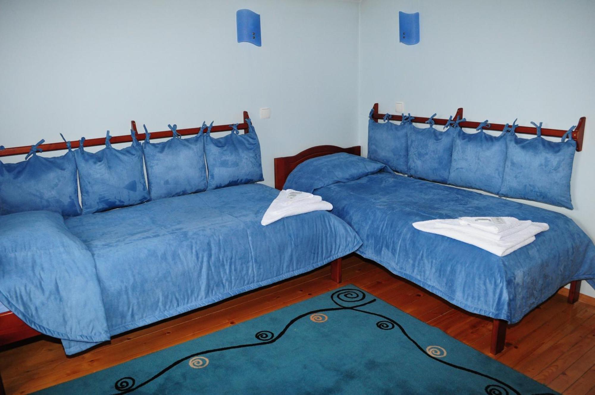 Kris Guest House Dewin Zimmer foto