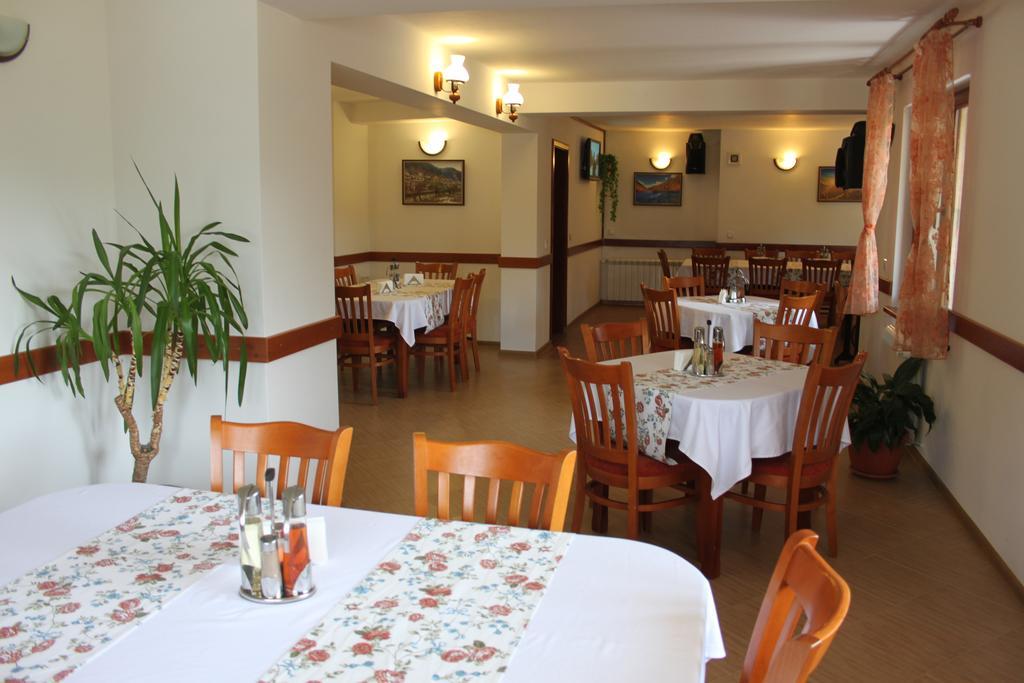 Kris Guest House Dewin Exterior foto