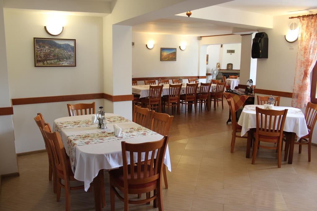 Kris Guest House Dewin Exterior foto