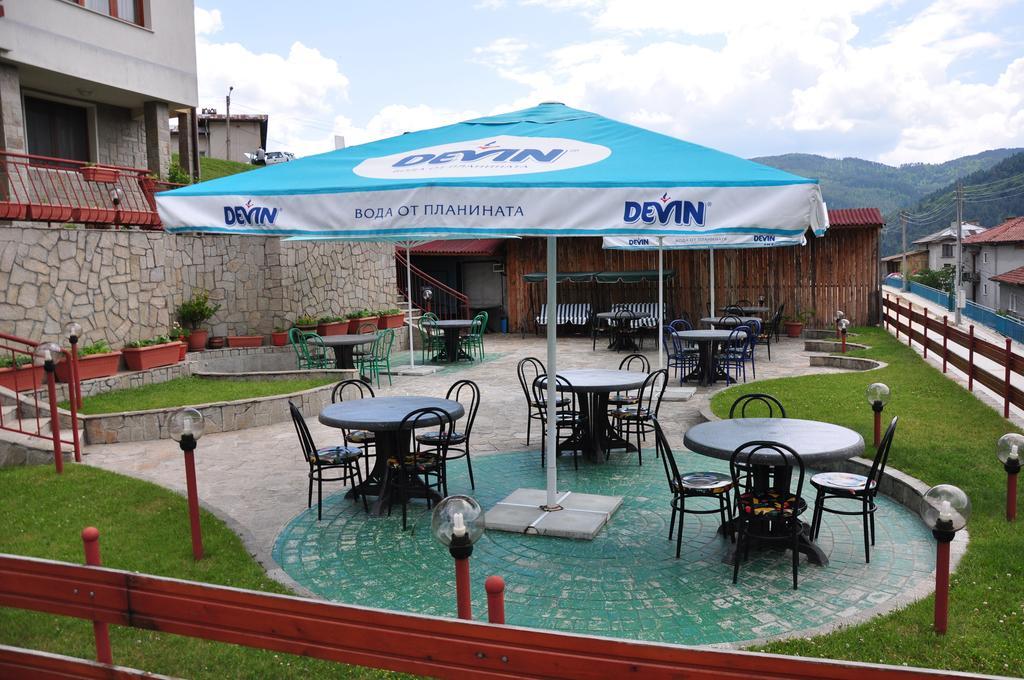 Kris Guest House Dewin Exterior foto